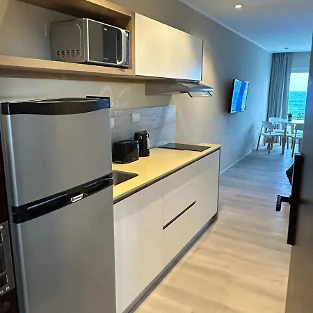 Apartamento Quequen Frente Al Mar Con Pileta Climatizada Exterior foto
