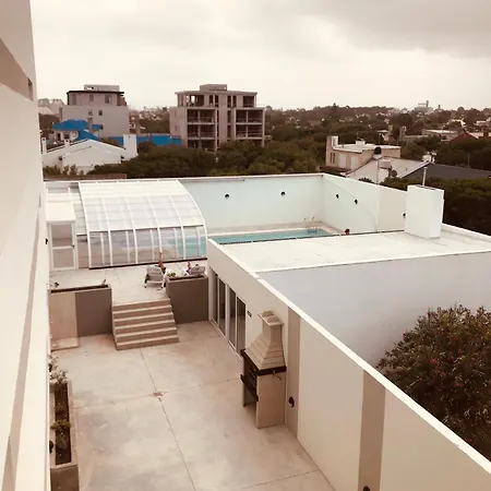 Apartamento Quequen Frente Al Mar Con Pileta Climatizada Exterior foto